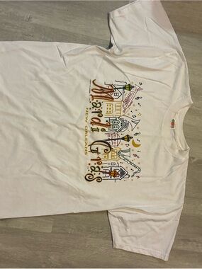Fruit of the Loom White New Orleans Mardi Gras Skyline Graphic Tee